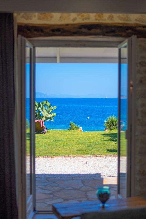 The Beach House Kaminaki Nisaki  Екстер'єр фото